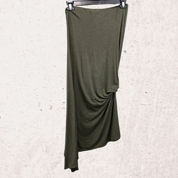 Chelsea & Violet Green Asymmetrical Midi Skirt - Picture 2 of 3